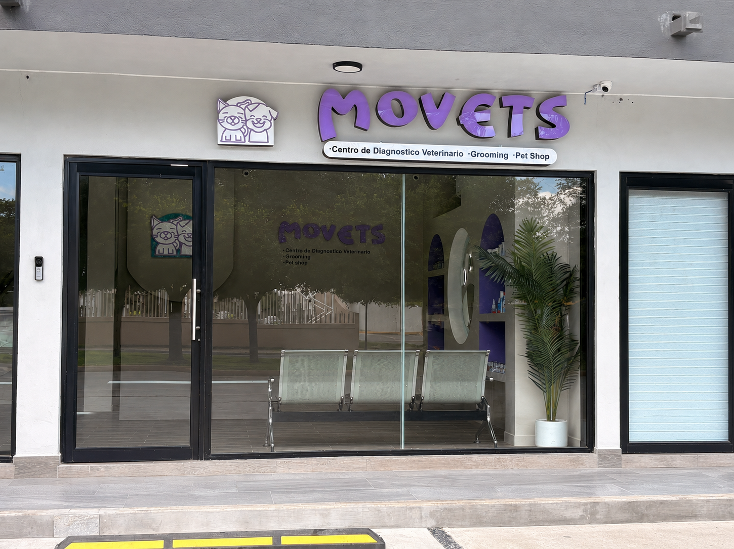 Fachada del centro veterinario MOVETS